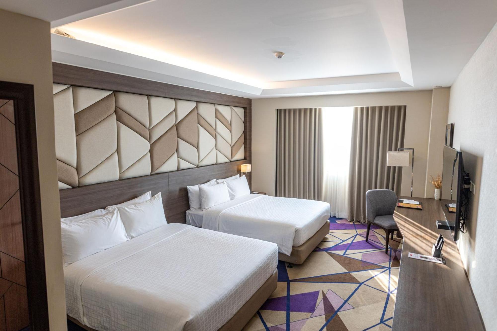 Luxent Hotel Quezon City Kültér fotó