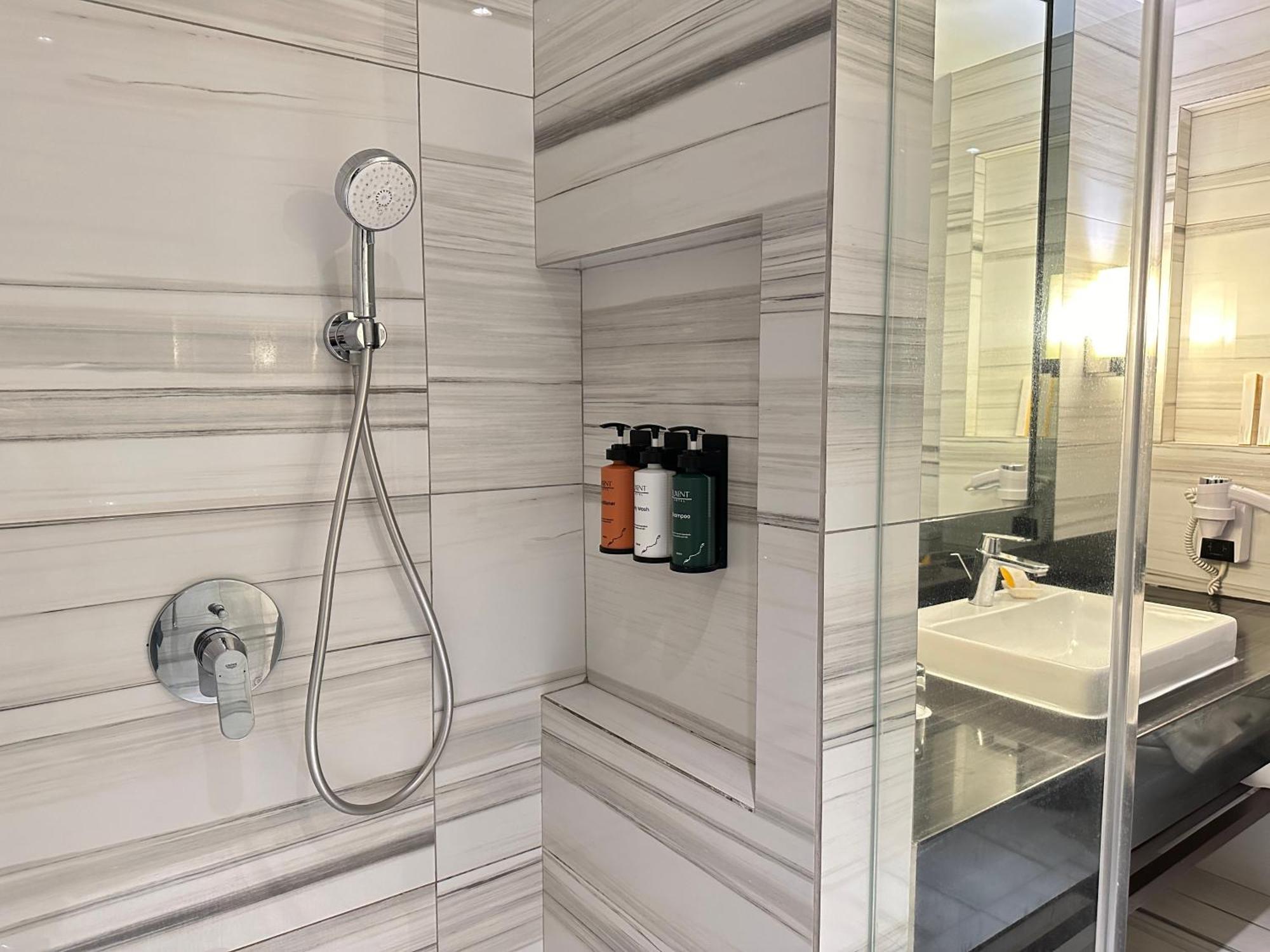 Luxent Hotel Quezon City Kültér fotó