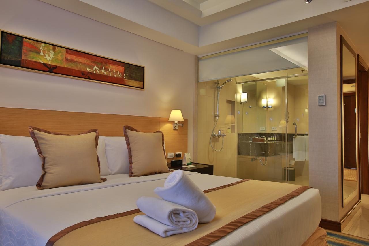 Luxent Hotel Quezon City Kültér fotó
