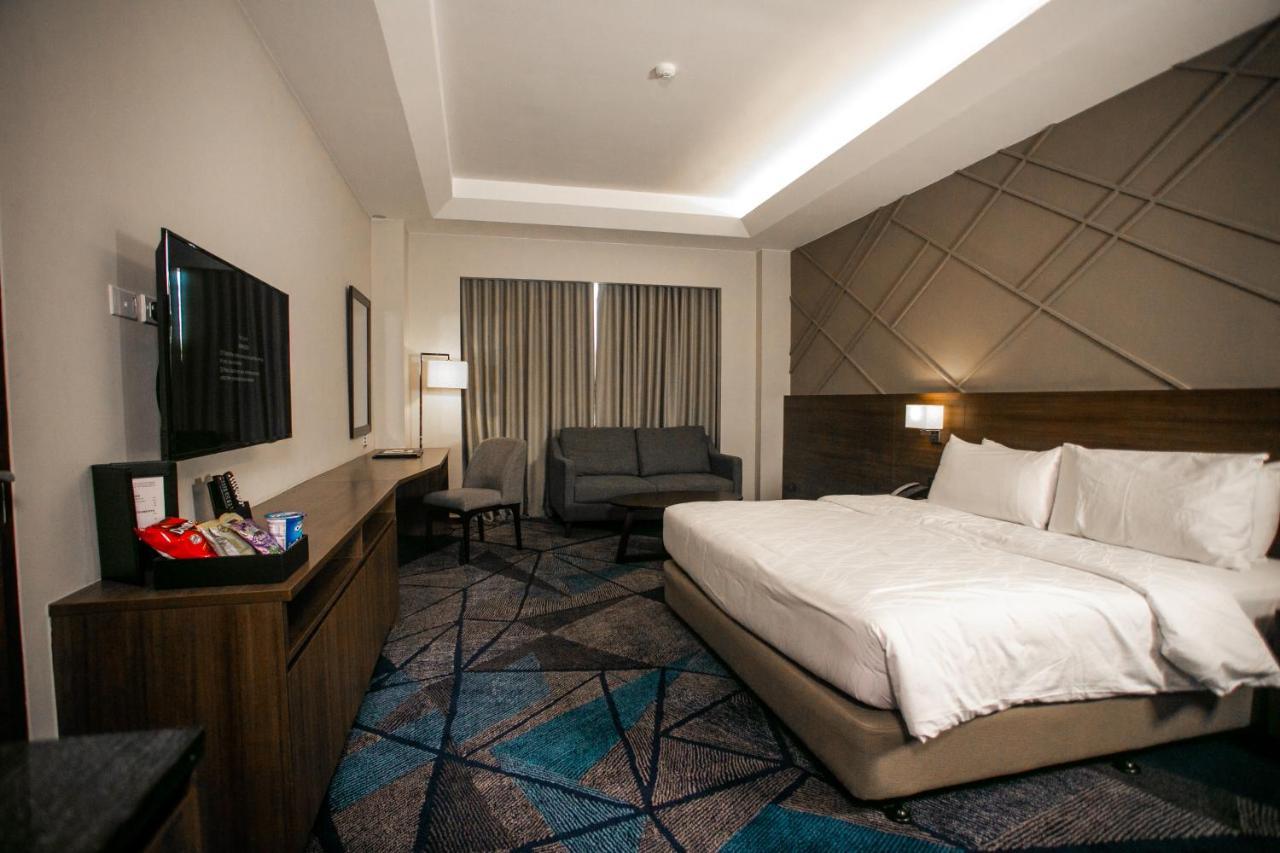 Luxent Hotel Quezon City Kültér fotó