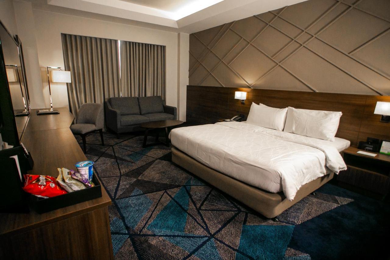 Luxent Hotel Quezon City Kültér fotó